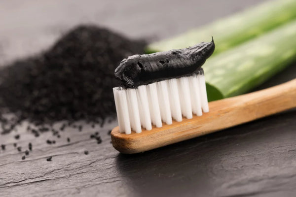 Est-ce que le dentifrice au charbon est efficace ?