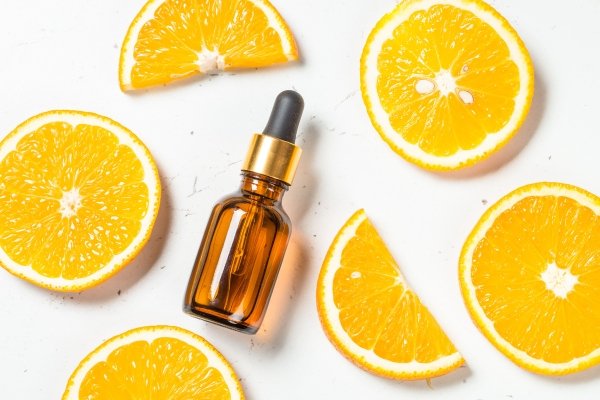 Quels sont les bienfaits de la Vitamine C sur la peau? | Secrets de Simone